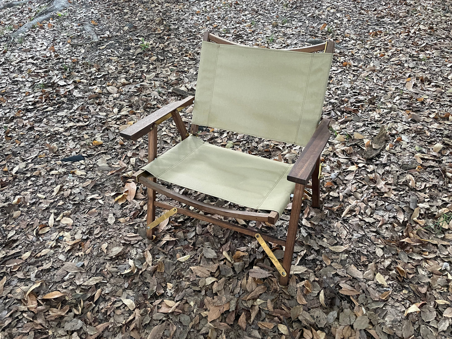 マッシブチェア　ローバック　オフホワイト　ウォールナット　真鍮　